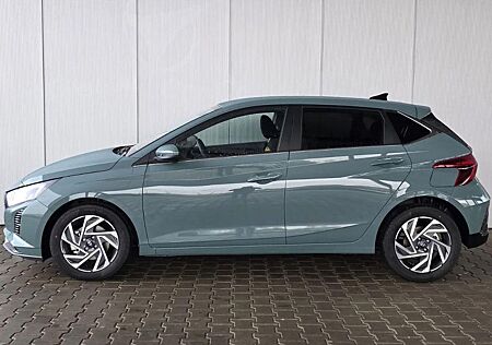 Hyundai i20 GO Plus 1.2 MPI 79 PS 5MT Sitz + Lenkrad...