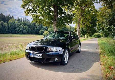 BMW 123d - M-Paket, Schiebedach, AHK, Xenon, PDC
