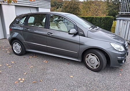 Mercedes-Benz B 150 - grau metallic