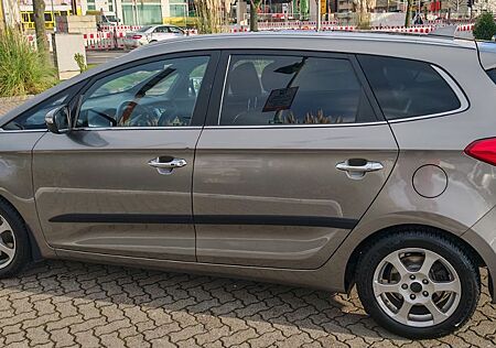Kia Carens 1.7 CRDi Spirit Spirit