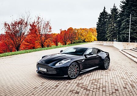 Aston Martin DB12