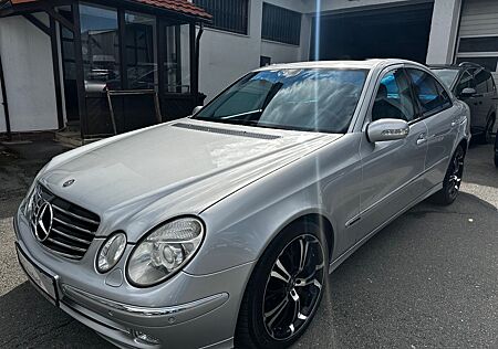 Mercedes-Benz E 320 Lim Avantgarde AUT. LEDER S-DACH XENON NAV