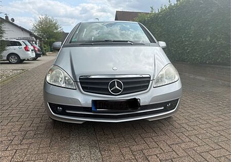 Mercedes-Benz A 180 BlueEFFICIENCY TÜV NEU