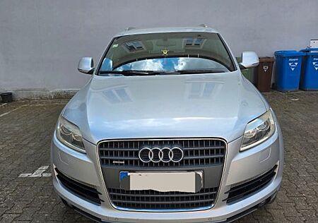 Audi Q7 4.2 FSI quattro tiptronic -