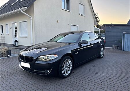 BMW 525d F10 LIM/ SPORTPAKET/ SCHECKHEFT/AUSSTATTUNG