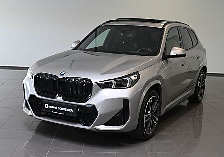 BMW iX1 30 xDrive M Sport AHK Pano HUD H&K AC-22KW