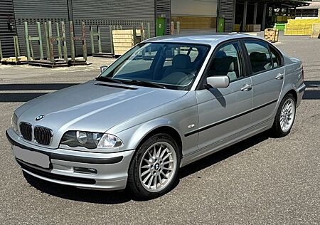 BMW 320iA E46