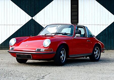 Porsche 911 Urmodell 911 F Ölklappe Targa