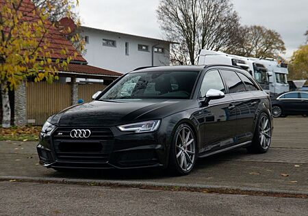 Audi S4 Avant 3.0 TFSI *QUATTRO*B&O*APPLECARPLAY*PANO