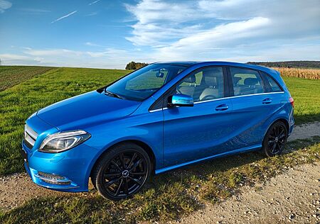 Mercedes-Benz B 180 CDI *2. Hd., Sport Paket, Navi, Klima, Panorama