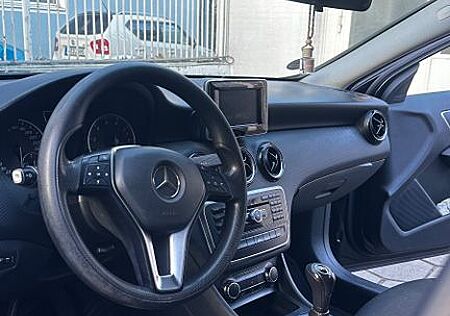 Mercedes-Benz A 180 - w176