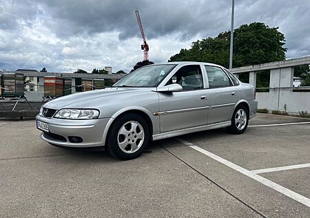 Opel Vectra 1.6 16V Vollleder Alufelgen