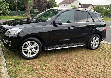 Mercedes-Benz ML 350 BlueTEC 4MATIC -AMG-LINE