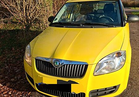Skoda Fabia 1.2l -gelb