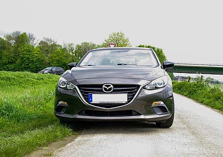 Mazda 3 2.0 SKYACTIV-G 120 Center-Line Center-Line