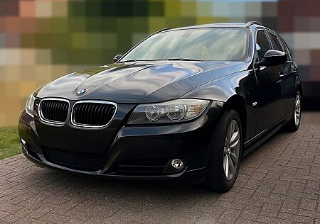 BMW 320i Touring -