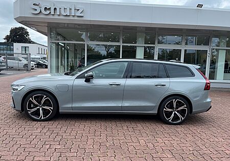 Volvo V60 T6 AWD Plug-in Hybrid Plus Dark Auto