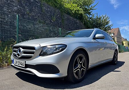 Mercedes-Benz E 220 d T Autom. -