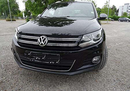 VW Tiguan Volkswagen 2.0 TDI SCR 4MOT BMT LOUNGE Track & S...