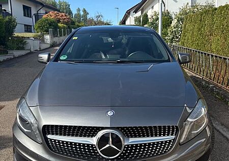 Mercedes-Benz A 250 AMG Line DCT AMG Line