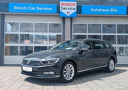 VW Passat Variant Volkswagen Highline 4Motion*AHK*LED*Leder*