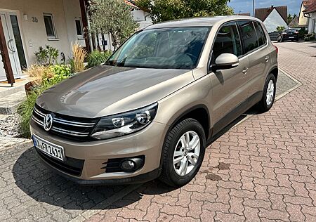 VW Tiguan Volkswagen 1.4 TSI 1. Hd. scheckheft Rentnerfzg.