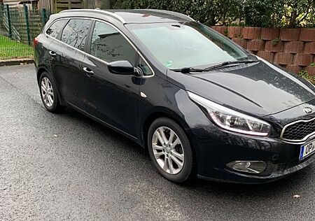 Kia Cee'd Sportswagon 1.6 GDI Dream Team Edition...