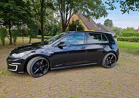 VW Golf Volkswagen e- 30mm tiefer, 18Zoll, AHK, SOH zert.93%