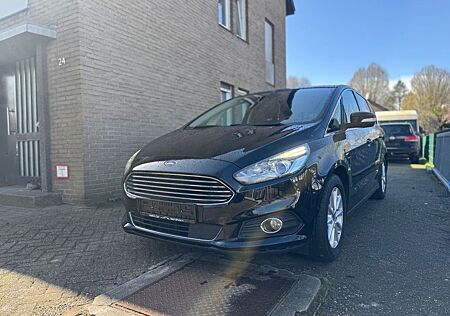 Ford S-Max Titanium