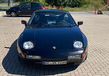 Porsche 928 S4