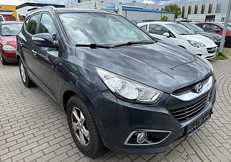 Hyundai ix35 Automatik Benzin 2.0 TÜV noch wenig Kilomet