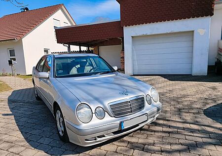 Mercedes-Benz E 220 CDI TÜV Schiebedach