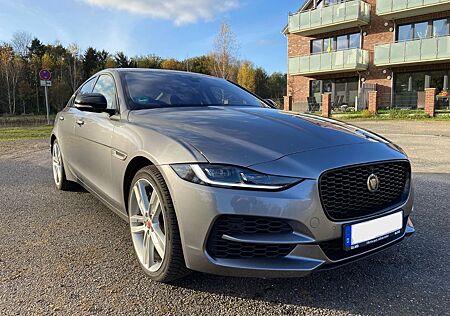 Jaguar XE P300 HSE AWD