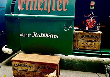 VW T2 Volkswagen T2a Oldtimer Jägermeister Werbefahrzeug Bulli