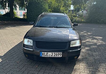 VW Passat Variant Volkswagen 2.5 V6 TDI Highline Variant