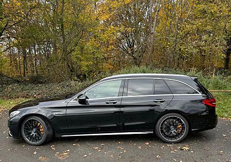 Mercedes-Benz C 63 AMG AMG C 63S Ceramic Carbon Burmester Perform