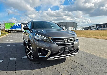 Peugeot 5008 ,ALLURE,NAVI,LED.XENON,NEU ZAHNRIEMEN