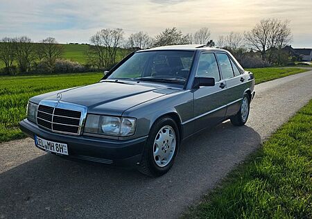 Mercedes-Benz 190 190E Restauriert W201 2.0E
