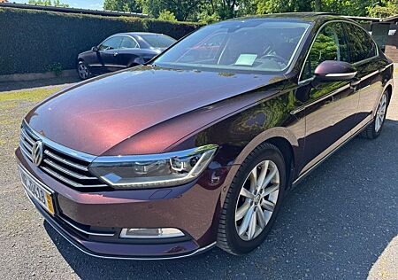 VW Passat Volkswagen Lim. /4Motion/Pano/Standh./Hagelschaden