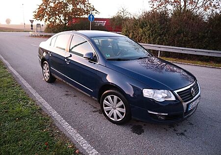 VW Passat Volkswagen 1.6 FSI Comfortline - TÜV bis 11/2025