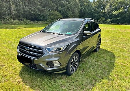 Ford Kuga 2,0 TDCi ST-Line