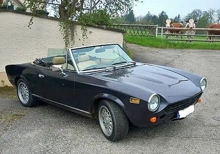 Fiat 124 Spider CS1