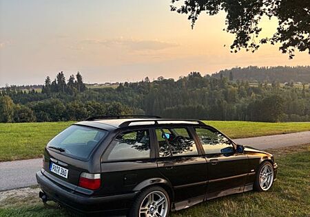 BMW 316i Touring E36