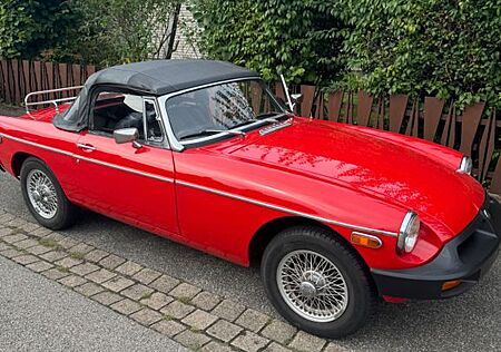 MG MGB 1978 Cabrio rot