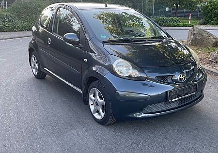Toyota Aygo (X) Aygo (X) 1,0 TÜV NEU