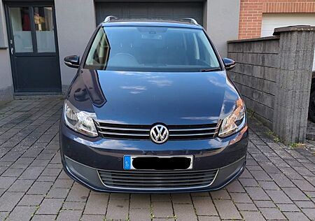 VW Touran Volkswagen 1.6 TDI DSG Siebensitzer (Rechtslenker)