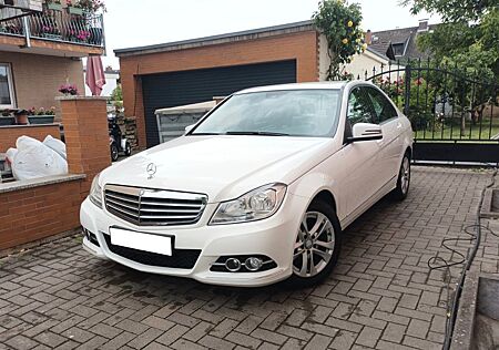 Mercedes-Benz C 220 CDI ELEGANCE 1.HAND COMAND Standheizung