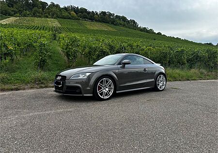 Audi TT Coupe 2.0 TFSI - s line