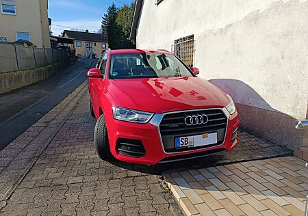 Audi Q3 2.0 TFSI quattro S tronic sport AHK