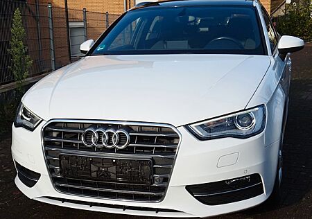 Audi A3 /S line//Automatik/LED/Panoramadach/Navi/TOP